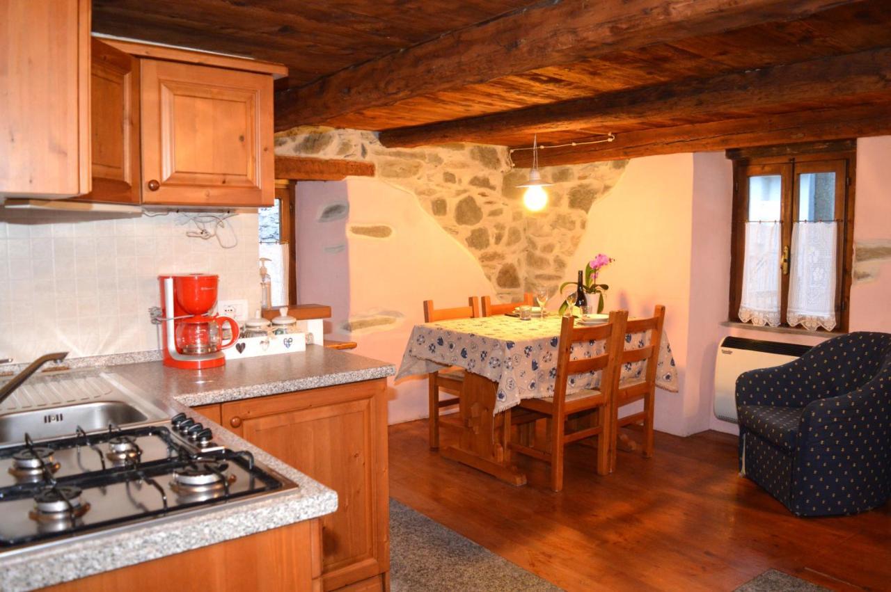 Villa Casa Della Nonna Antronapiana Exterior foto