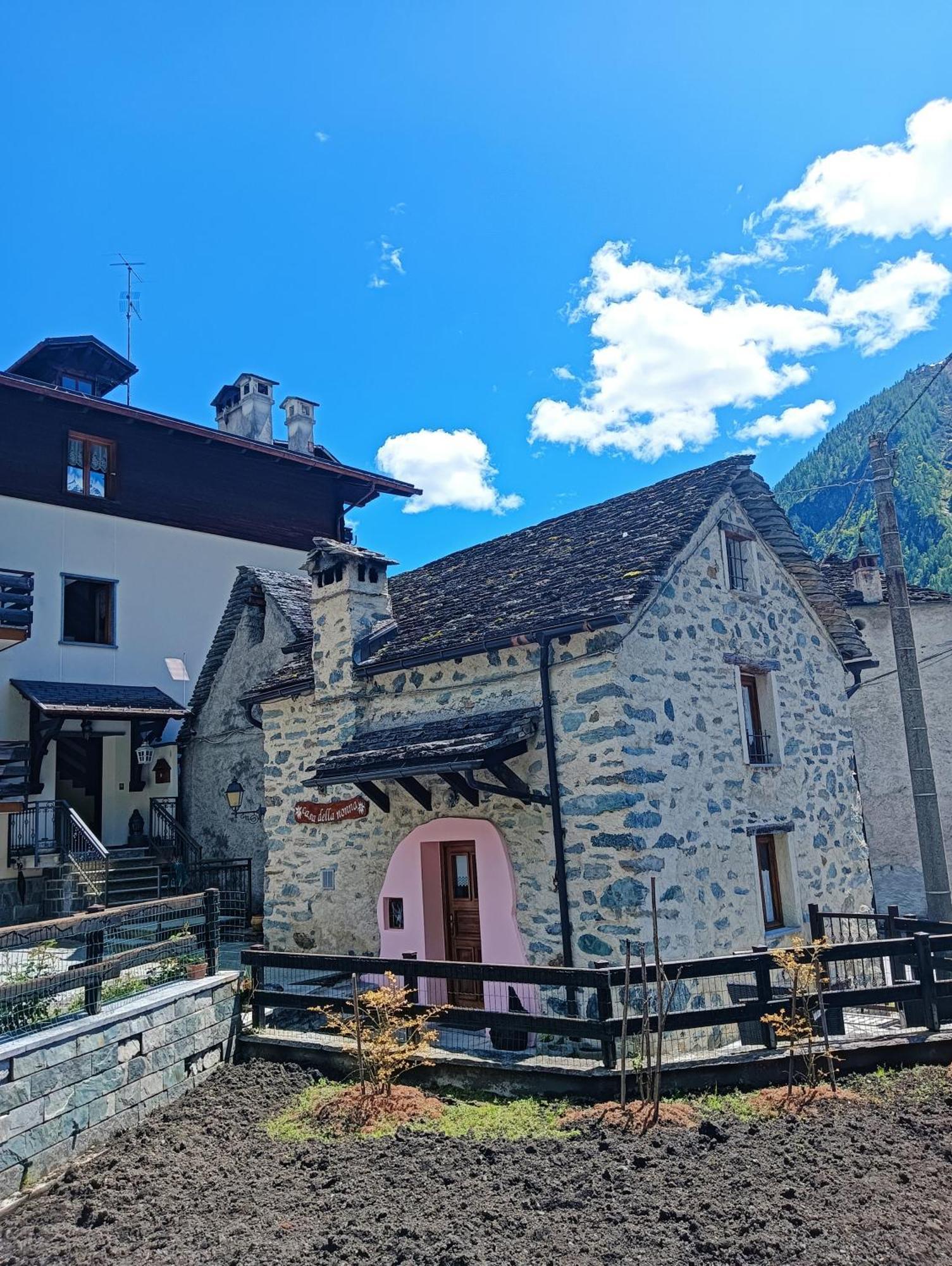 Villa Casa Della Nonna Antronapiana Exterior foto
