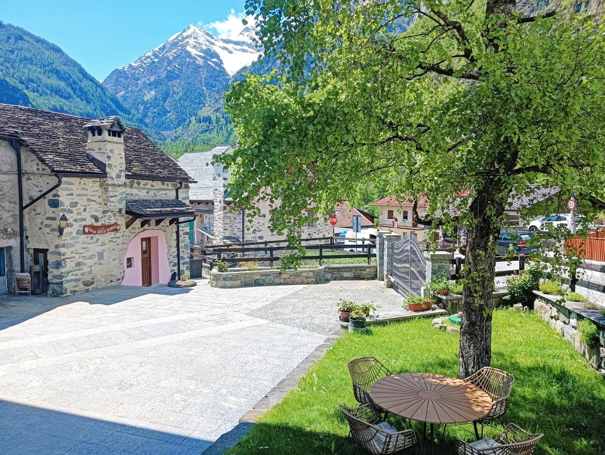 Villa Casa Della Nonna Antronapiana Exterior foto
