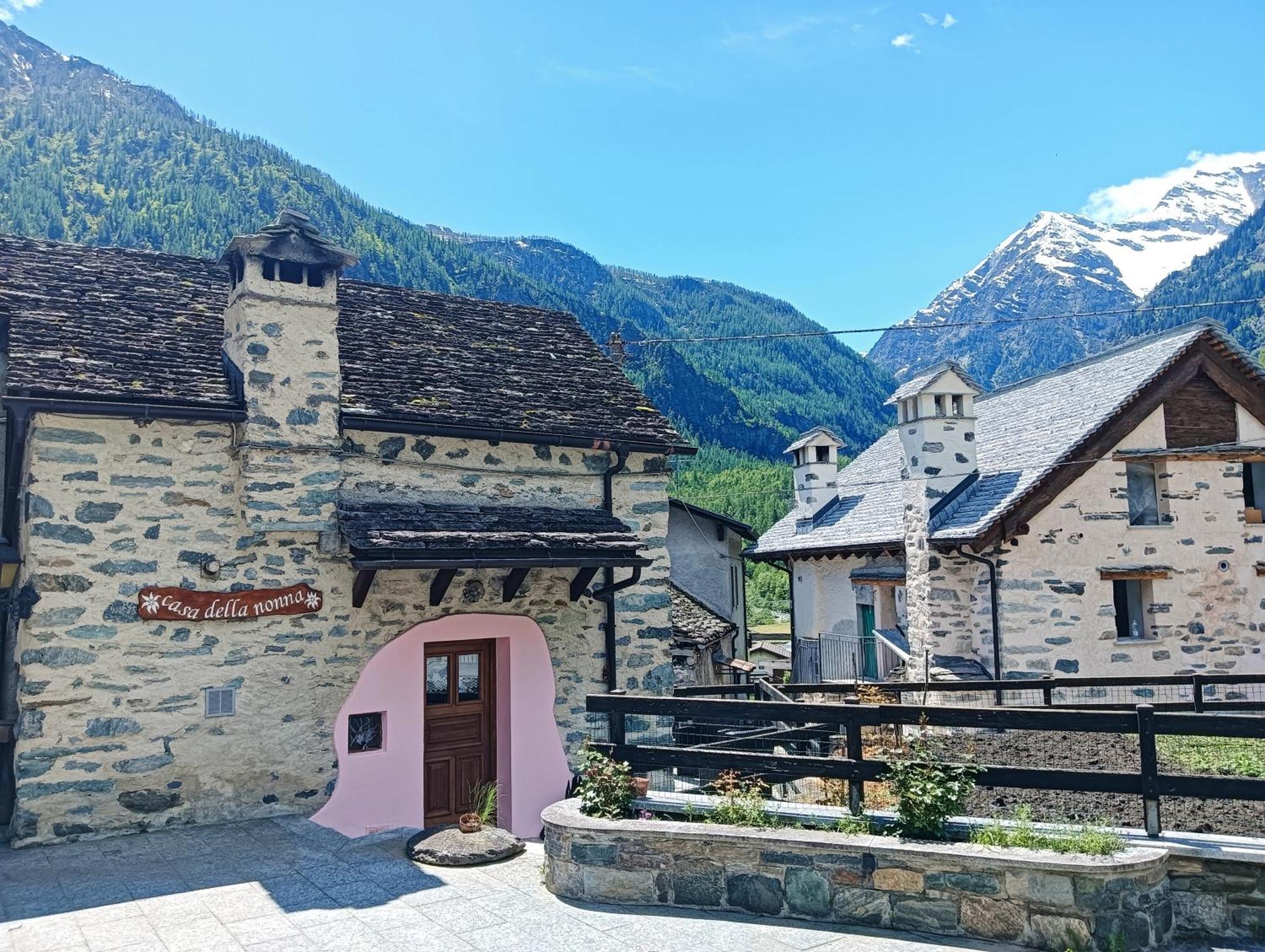 Villa Casa Della Nonna Antronapiana Exterior foto