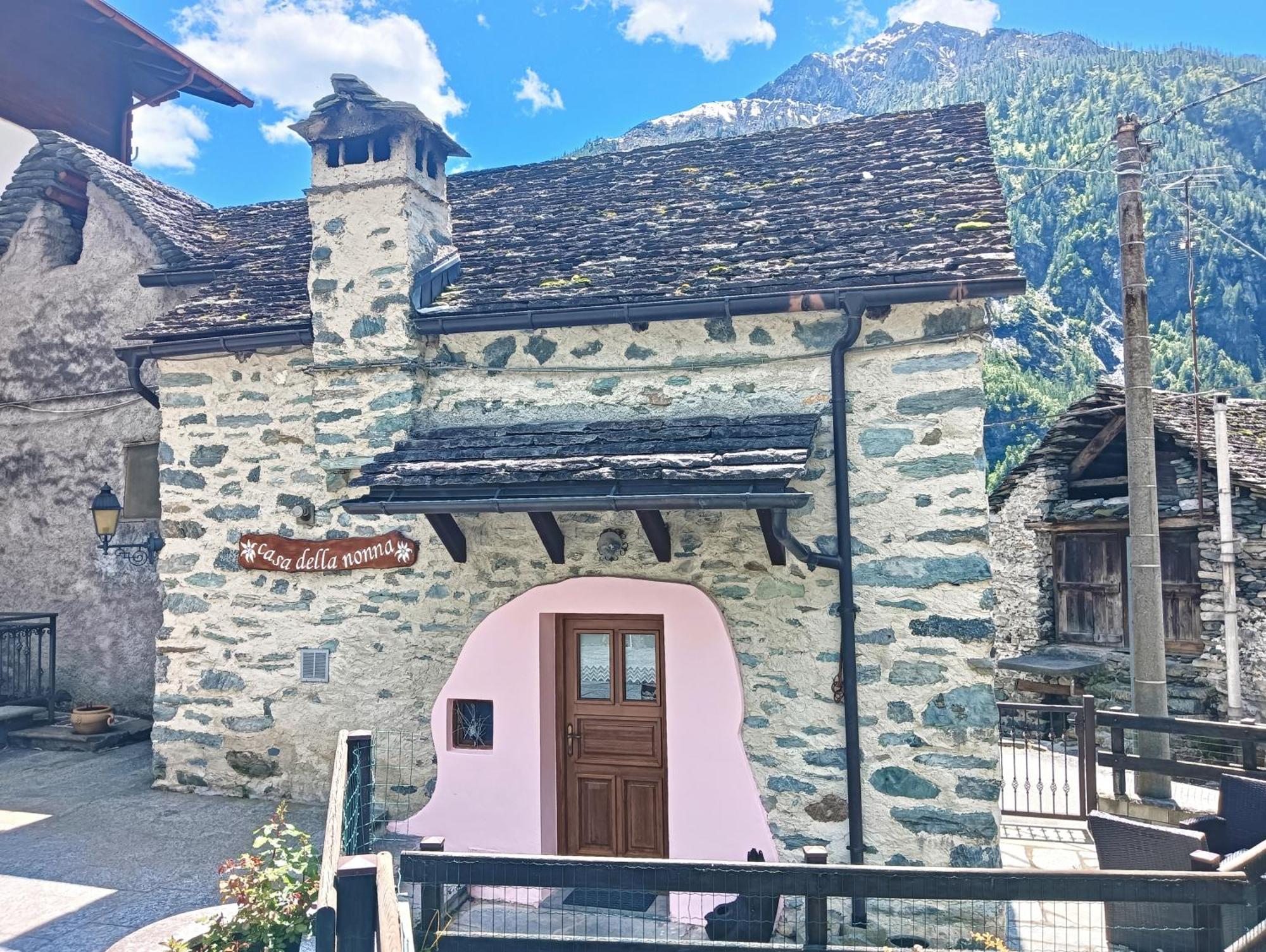 Villa Casa Della Nonna Antronapiana Exterior foto